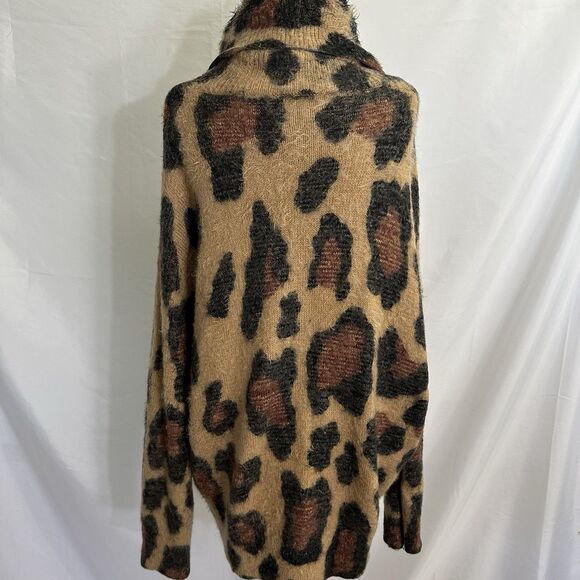 Show Me your Mumu Fatima Animal Print Turtleneck Sweater Womens MEDIUM - Picture 6 of 8